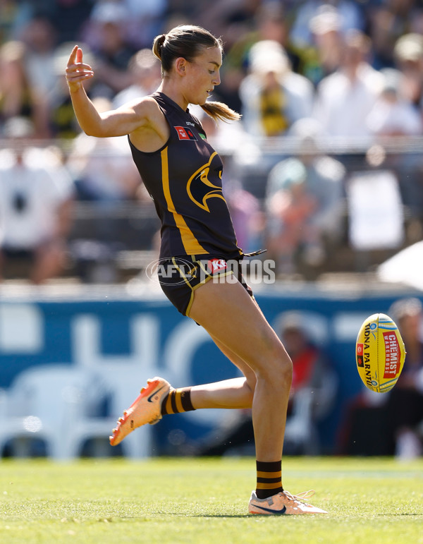 AFLW 2024 Round 10 - Richmond v Hawthorn - A-55586170