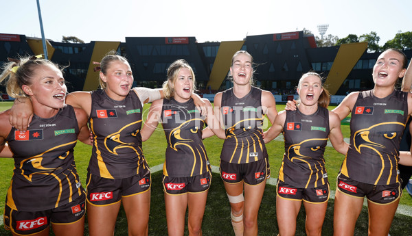 AFLW 2024 Round 10 - Richmond v Hawthorn - A-55588641