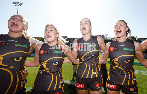 AFLW 2024 Round 10 - Richmond v Hawthorn - A-55588647
