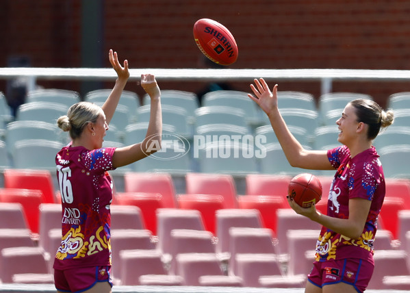AFLW 2024 Second Qualifying Final - Hawthorn v Brisbane - A-55661262