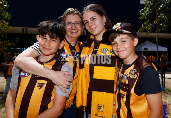 AFLW 2024 Second Qualifying Final - Hawthorn v Brisbane - A-55661286