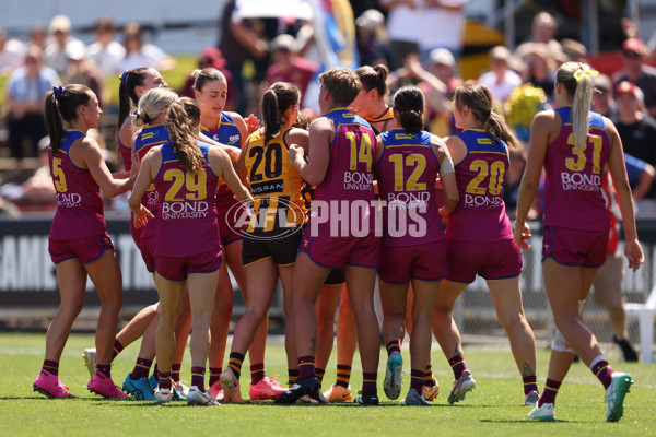 AFLW 2024 Second Qualifying Final - Hawthorn v Brisbane - A-55666114