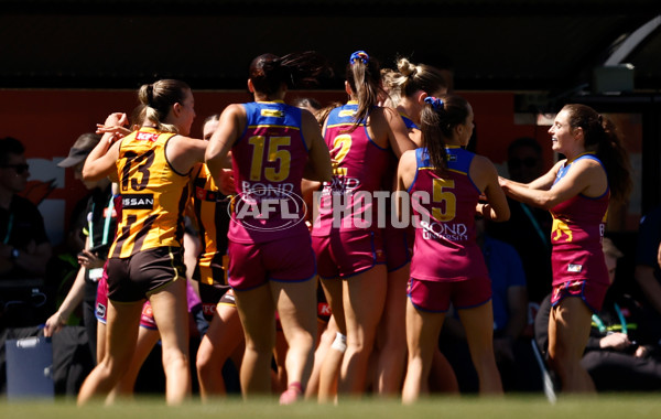 AFLW 2024 Second Qualifying Final - Hawthorn v Brisbane - A-55668820