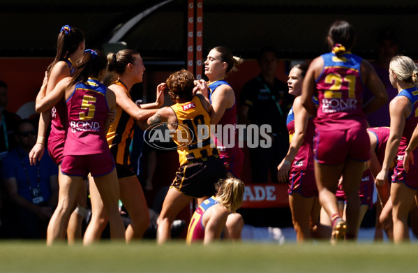 AFLW 2024 Second Qualifying Final - Hawthorn v Brisbane - A-55668821