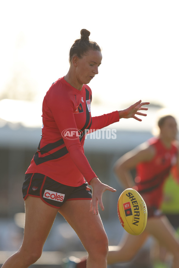 AFLW 2024 First Elimination Final - Fremantle v Essendon - A-55673730