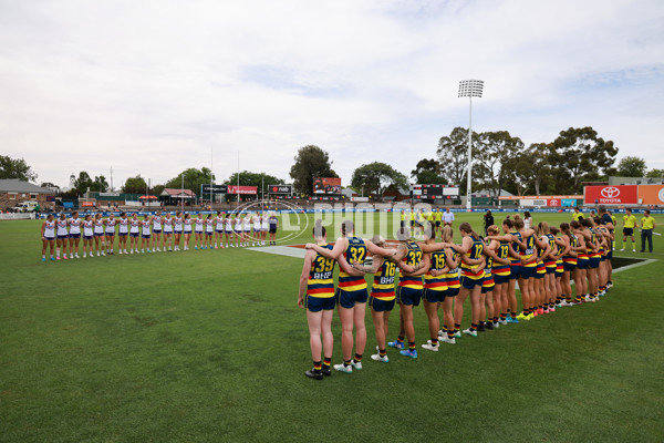 AFLW 2024 First Semi Final - Adelaide v Fremantle - A-55703539