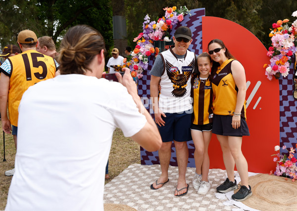 AFLW 2024 Second Semi Final - Hawthorn v Port Adelaide - A-55707811