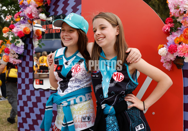 AFLW 2024 Second Semi Final - Hawthorn v Port Adelaide - A-55708579