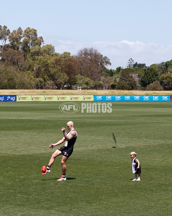 AFL 2025 Media - St Kilda Team Photo Day - A-56596890