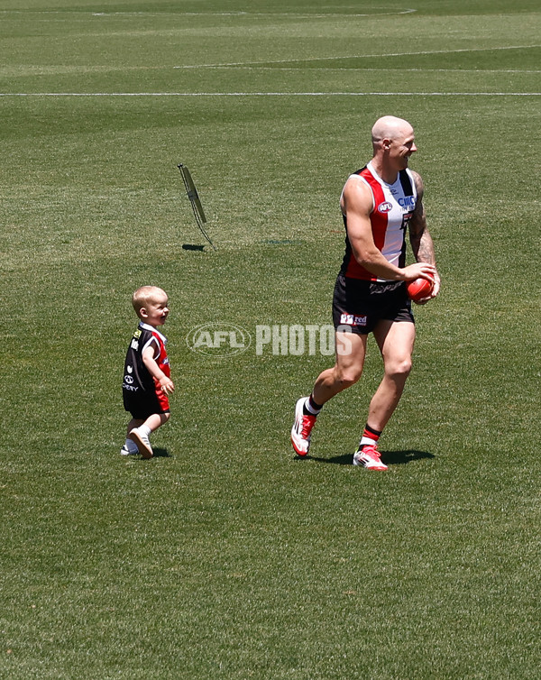 AFL 2025 Media - St Kilda Team Photo Day - A-56596987