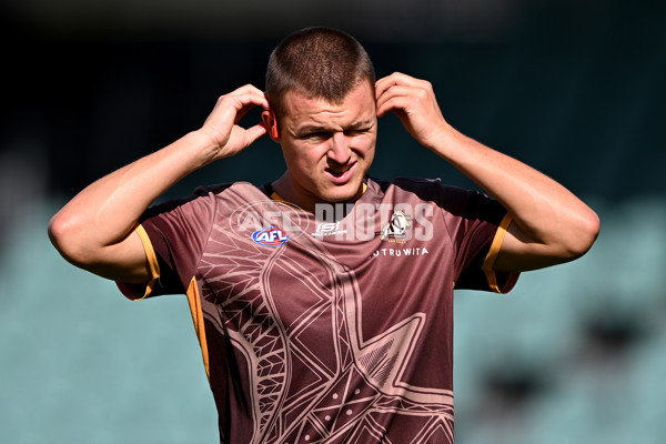 AFL 2025 AAMI Community Series - Hawthorn v Western Bulldogs - A-57606976