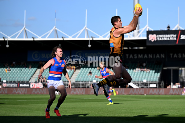 AFL 2025 AAMI Community Series - Hawthorn v Western Bulldogs - A-57606990