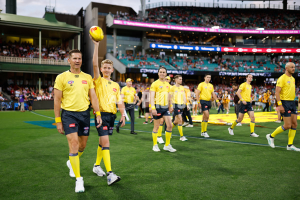 AFL 2025 Opening Round - Sydney v Hawthorn - A-57677489