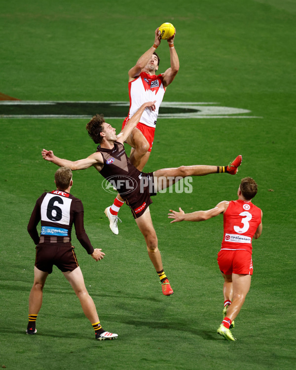 AFL 2025 Opening Round - Sydney v Hawthorn - A-57682212