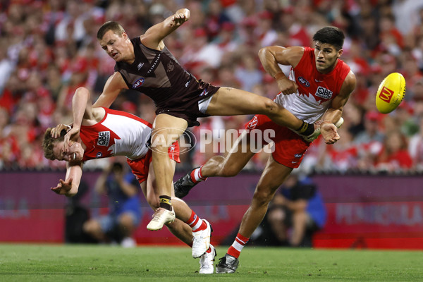 AFL 2025 Opening Round - Sydney v Hawthorn - A-57682791