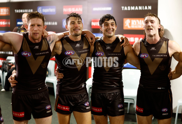 AFL 2025 Opening Round - Sydney v Hawthorn - A-57684889