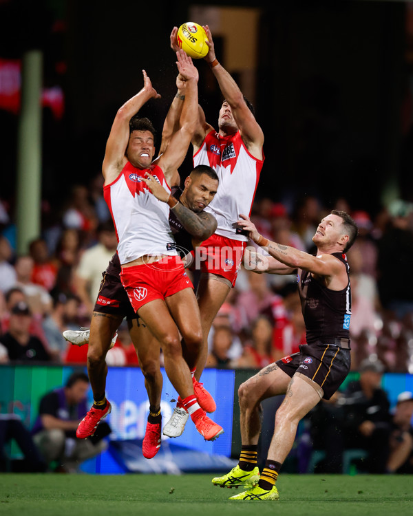 AFL 2025 Opening Round - Sydney v Hawthorn - A-57684905