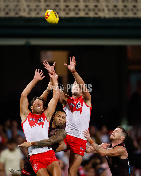 AFL 2025 Opening Round - Sydney v Hawthorn - A-57685289