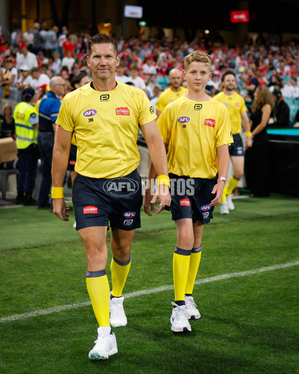 AFL 2025 Opening Round - Sydney v Hawthorn - A-57687685