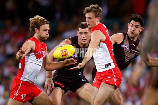 AFL 2025 Opening Round - Sydney v Hawthorn - A-57690036