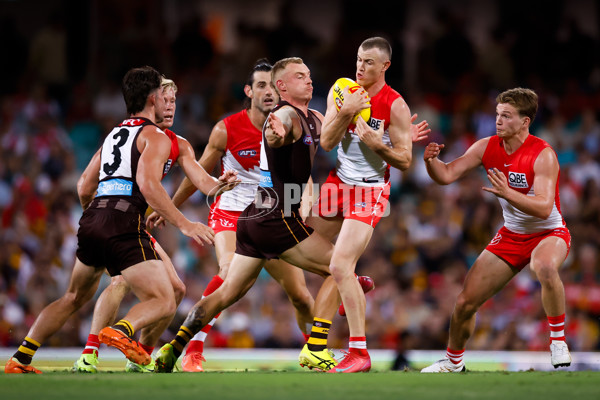 AFL 2025 Opening Round - Sydney v Hawthorn - A-57690227