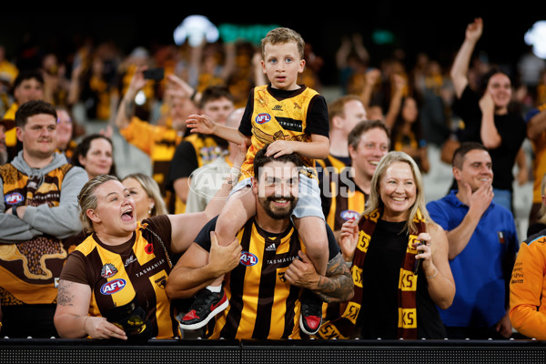 AFL 2025 Round 01 - Hawthorn v Essendon - A-57779428