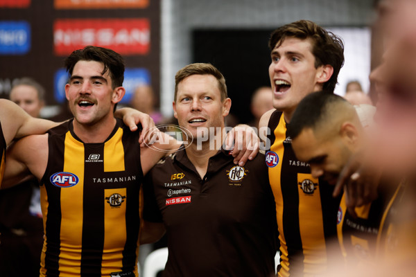 AFL 2025 Round 01 - Hawthorn v Essendon - A-57779439