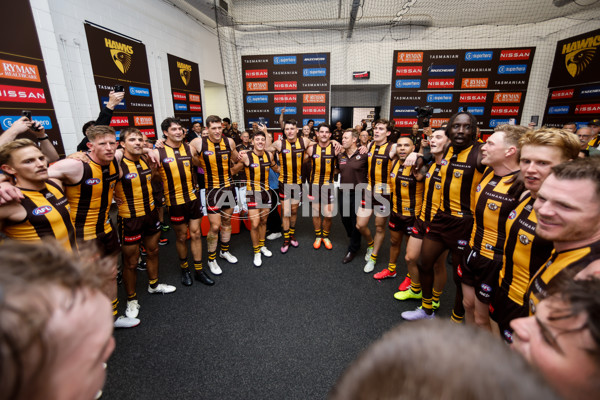AFL 2025 Round 01 - Hawthorn v Essendon - A-57779445