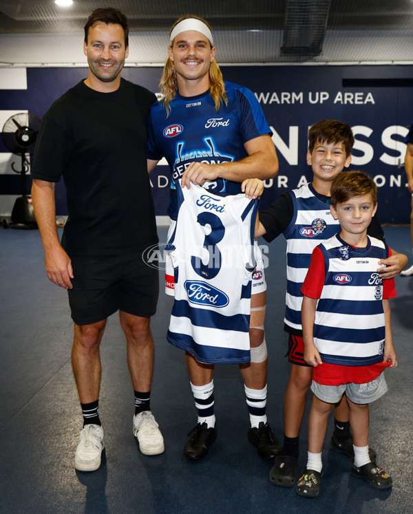 AFL 2025 Round 01 - Geelong v Fremantle - A-57782083