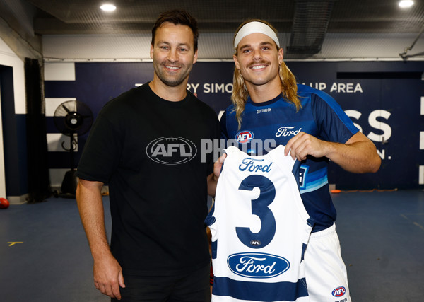 AFL 2025 Round 01 - Geelong v Fremantle - A-57783446