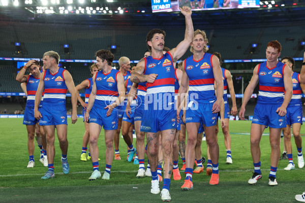 AFL 2025 Round 01 - Western Bulldogs v North Melbourne - A-57819218