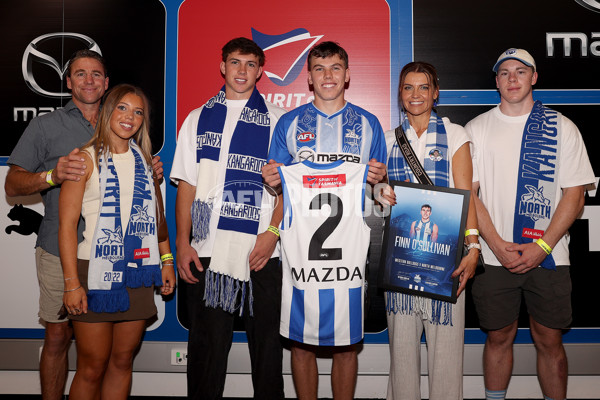 AFL 2025 Round 01 - Western Bulldogs v North Melbourne - A-57823547