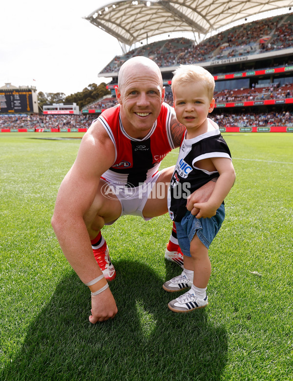 AFL 2025 Round 01 - Adelaide v St Kilda - A-57828978