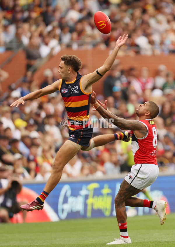 AFL 2025 Round 01 - Adelaide v St Kilda - A-57831695
