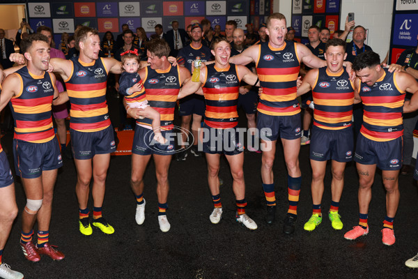 AFL 2025 Round 01 - Adelaide v St Kilda - A-57831785