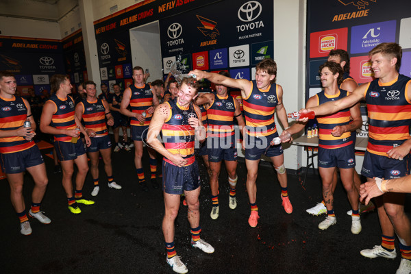 AFL 2025 Round 01 - Adelaide v St Kilda - A-57831788
