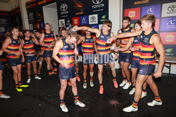 AFL 2025 Round 01 - Adelaide v St Kilda - A-57834015