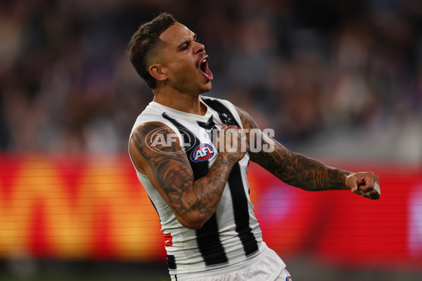 AFL 2025 Round 02 - Footscray v Collingwood - A-57987832