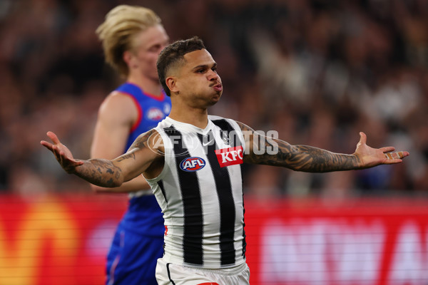 AFL 2025 Round 02 - Footscray v Collingwood - A-57990669
