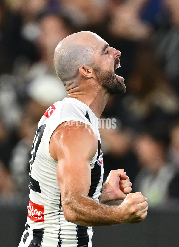 AFL 2025 Round 02 - Footscray v Collingwood - A-57990735