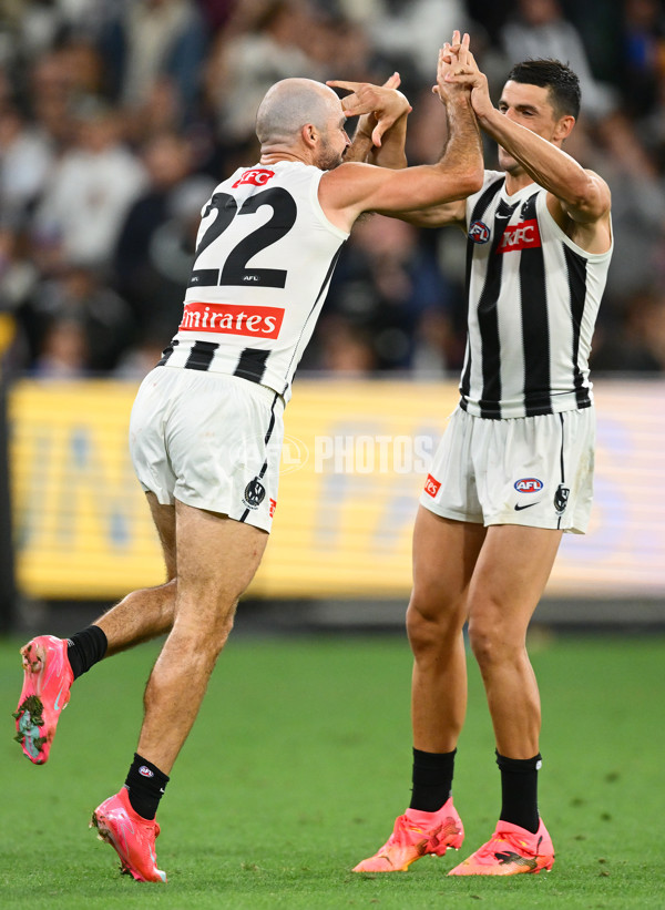 AFL 2025 Round 02 - Footscray v Collingwood - A-57990736
