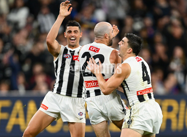 AFL 2025 Round 02 - Footscray v Collingwood - A-57991923