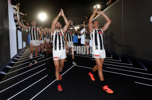 AFL 2025 Round 02 - Footscray v Collingwood - A-57991942