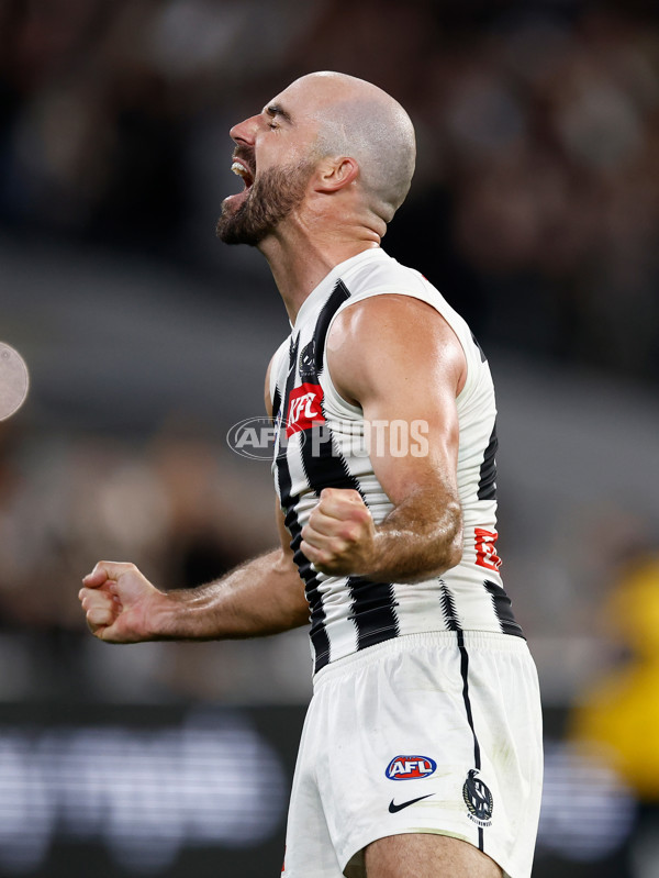 AFL 2025 Round 02 - Footscray v Collingwood - A-57993704