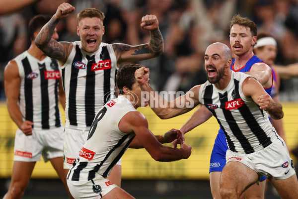 AFL 2025 Round 02 - Footscray v Collingwood - A-57998947