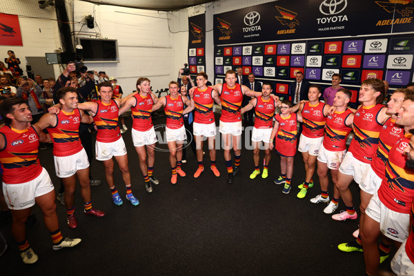 AFL 2025 Round 02 - Essendon v Adelaide - A-58008514