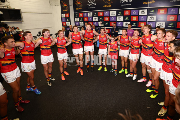 AFL 2025 Round 02 - Essendon v Adelaide - A-58010565