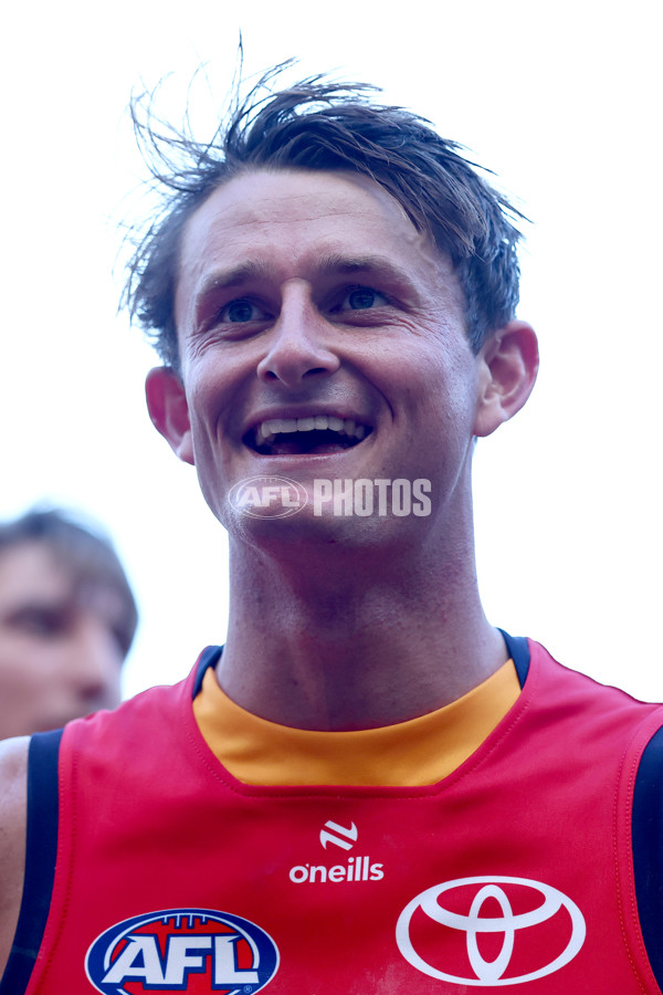 AFL 2025 Round 02 - Essendon v Adelaide - A-58010662