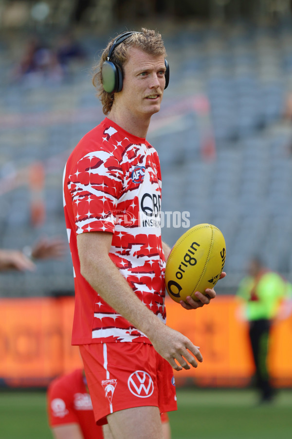 AFL 2025 Round 02 - Fremantle v Sydney - A-58047081