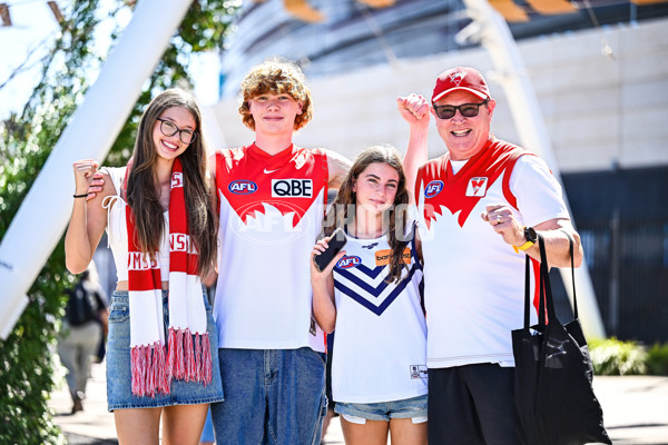 AFL 2025 Round 02 - Fremantle v Sydney - A-58048687